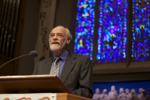 Eugene Peterson speaking in Seattle, 2009.